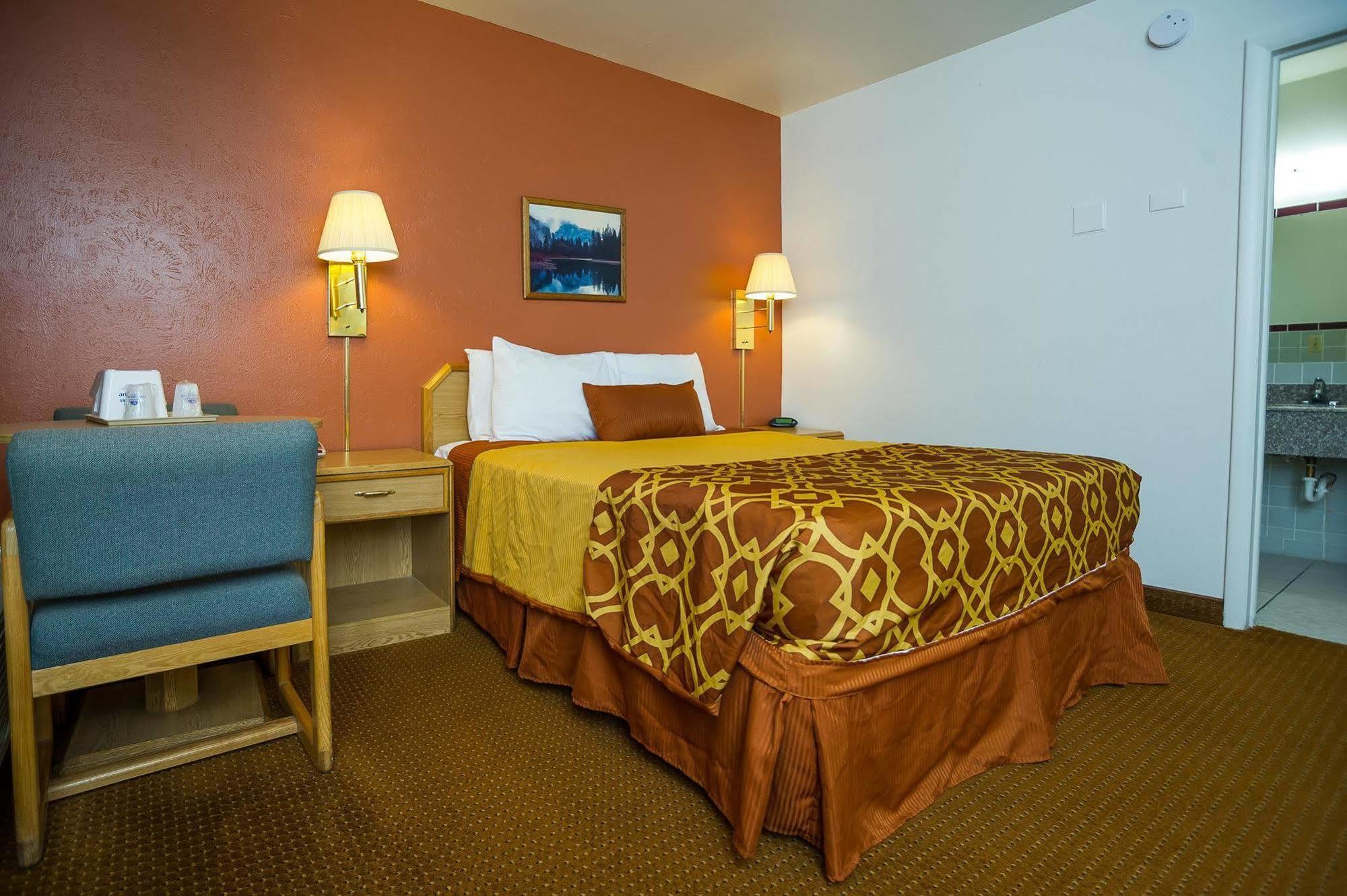 American Inn Of Liberal Extérieur photo