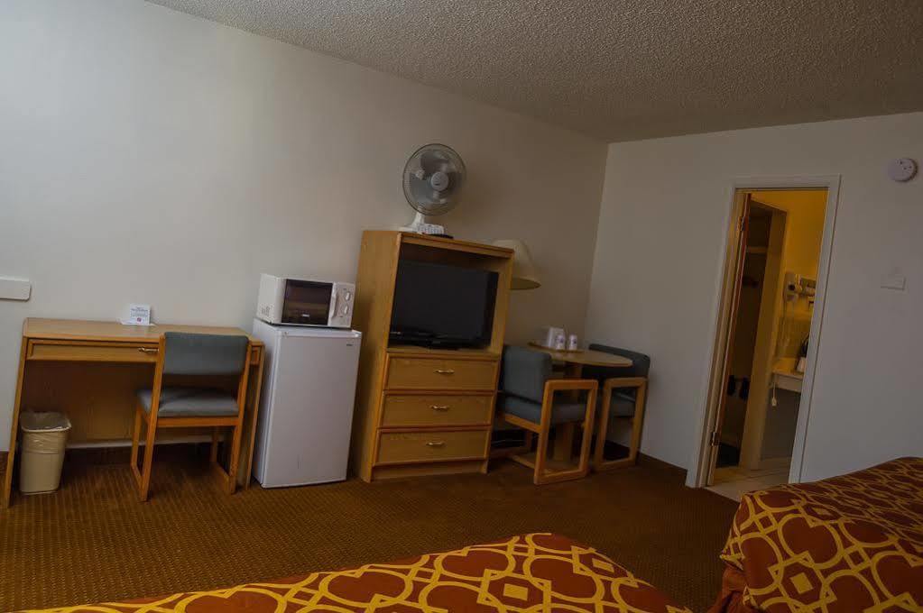 American Inn Of Liberal Extérieur photo