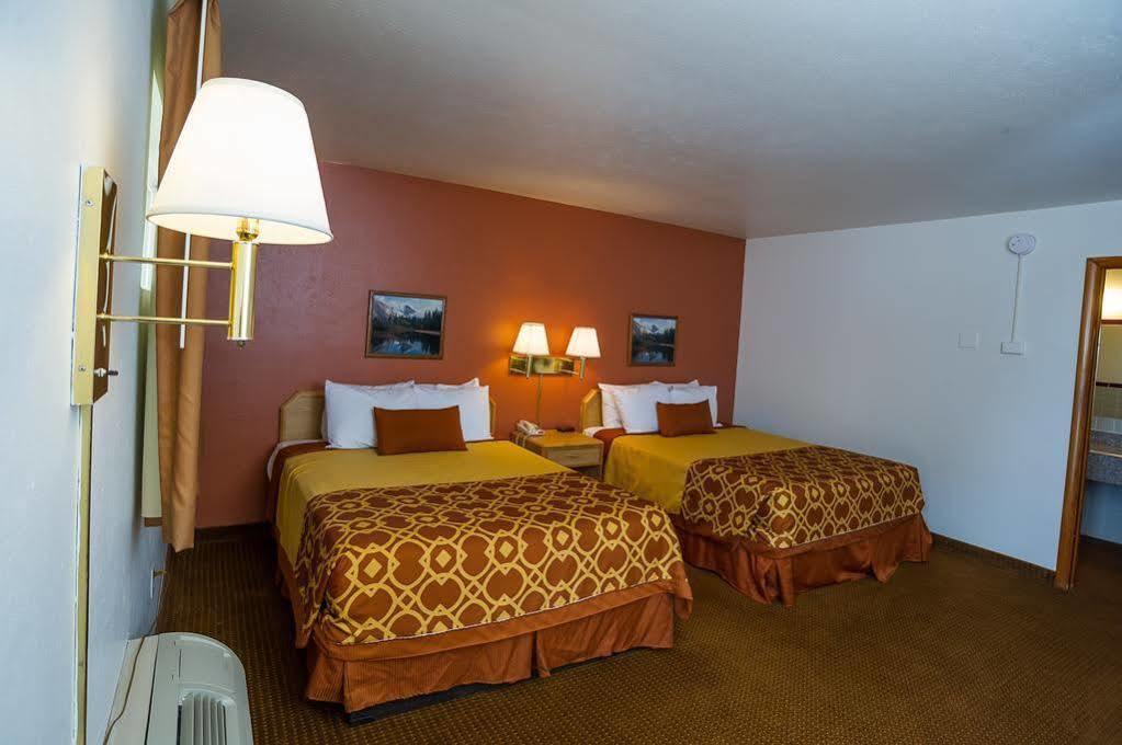 American Inn Of Liberal Extérieur photo
